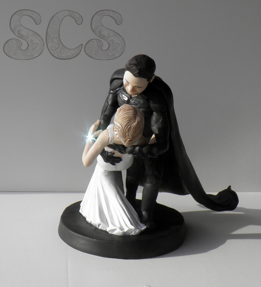 Batman Wedding Cake Topper
 Batman and bride – Sophie Cartier Sculpture
