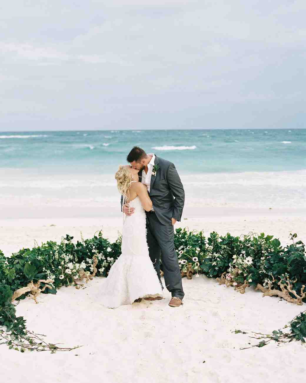 Beach Wedding Photos
 51 Beautiful Ideas from Beach Weddings