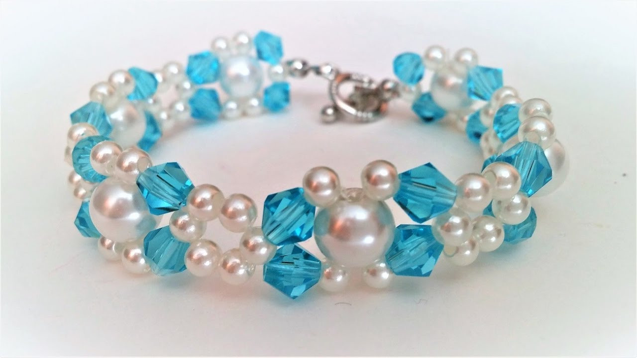Bead Bracelet Patterns
 Instructions on How to Make a Blue Beaded Bracelet with a