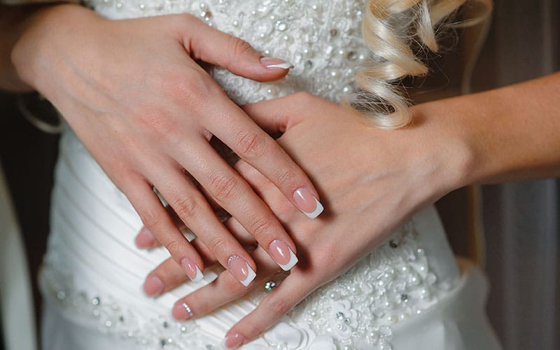 Best Fake Nails For Wedding
 20 Gorgeous Wedding Nail Designs for Brides The Trend