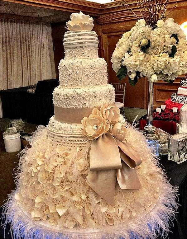 Big Wedding Cakes
 Vanilla Cakes
