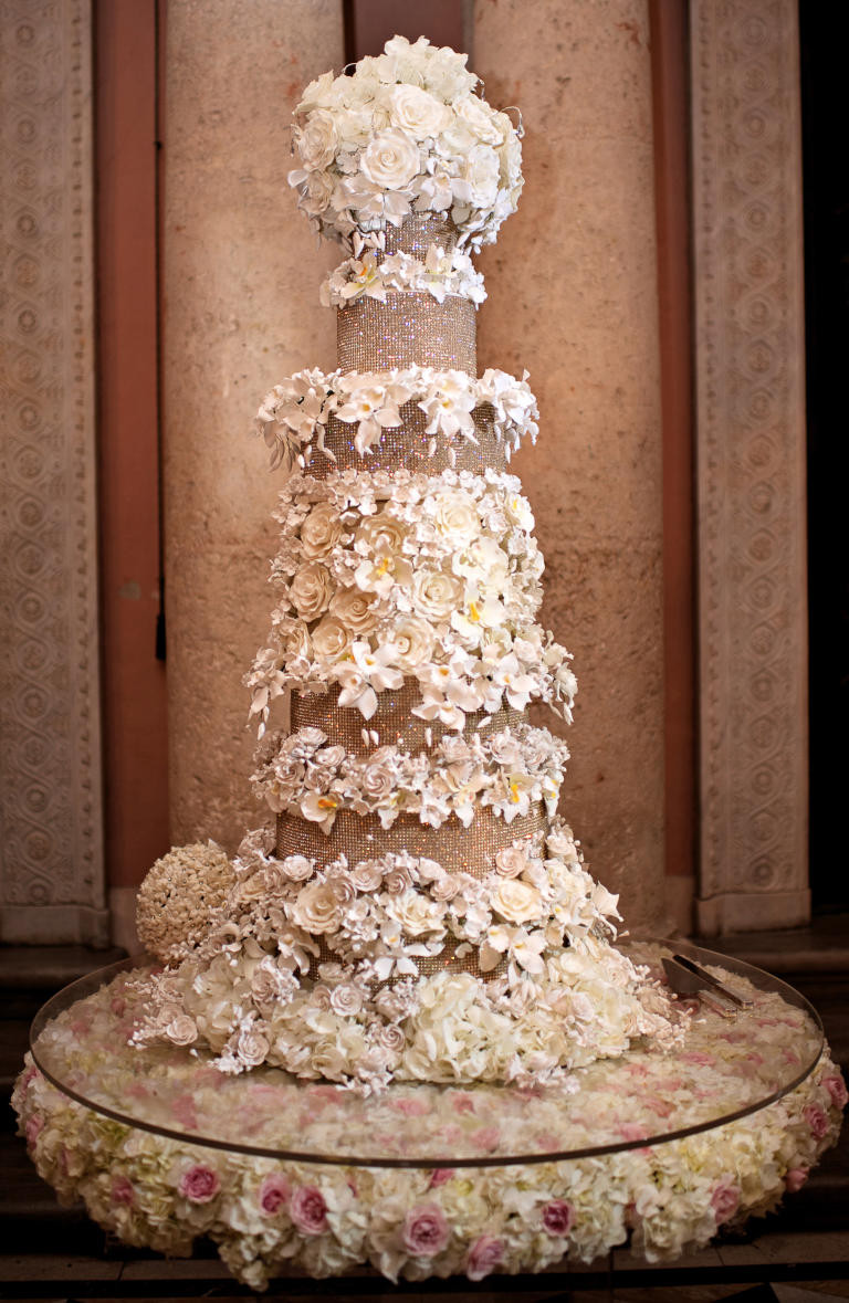 Big Wedding Cakes
 10 Wedding Cakes That Almost Look Too Pretty To Eat