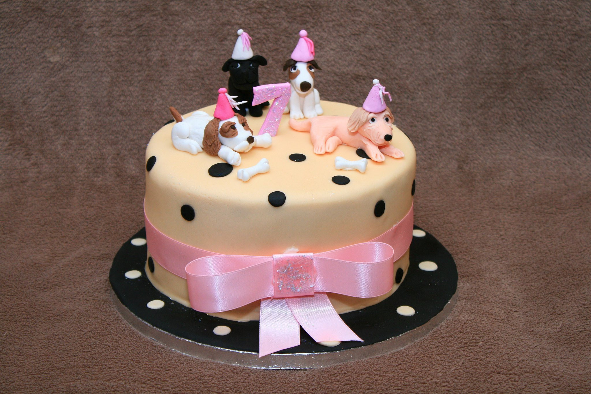 Birthday Cake For Dog
 12 Cute Dog Cakes and Dog Shaped Birthday Cake
