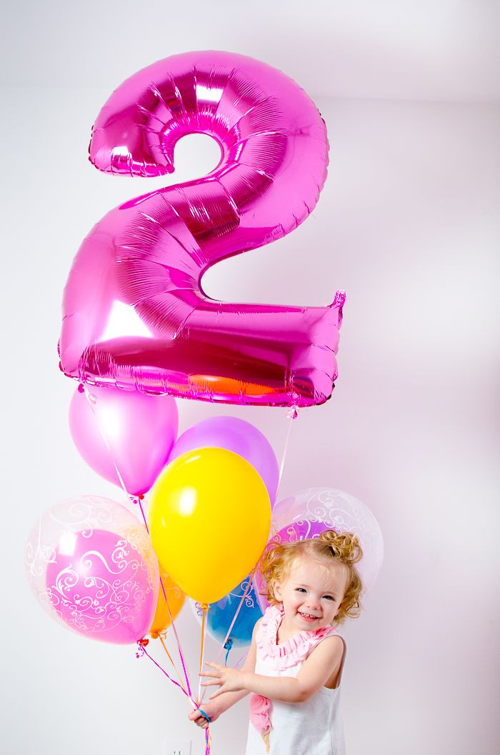 Birthday Party Ideas For 2 Year Old Baby Girl
 2 year old birthday portraits with balloons Tabulous