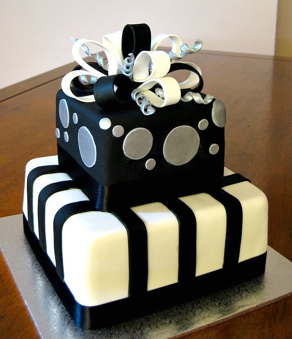 Black And White Birthday Cake
 Black & Silver Present 30th Birthday Cake e b