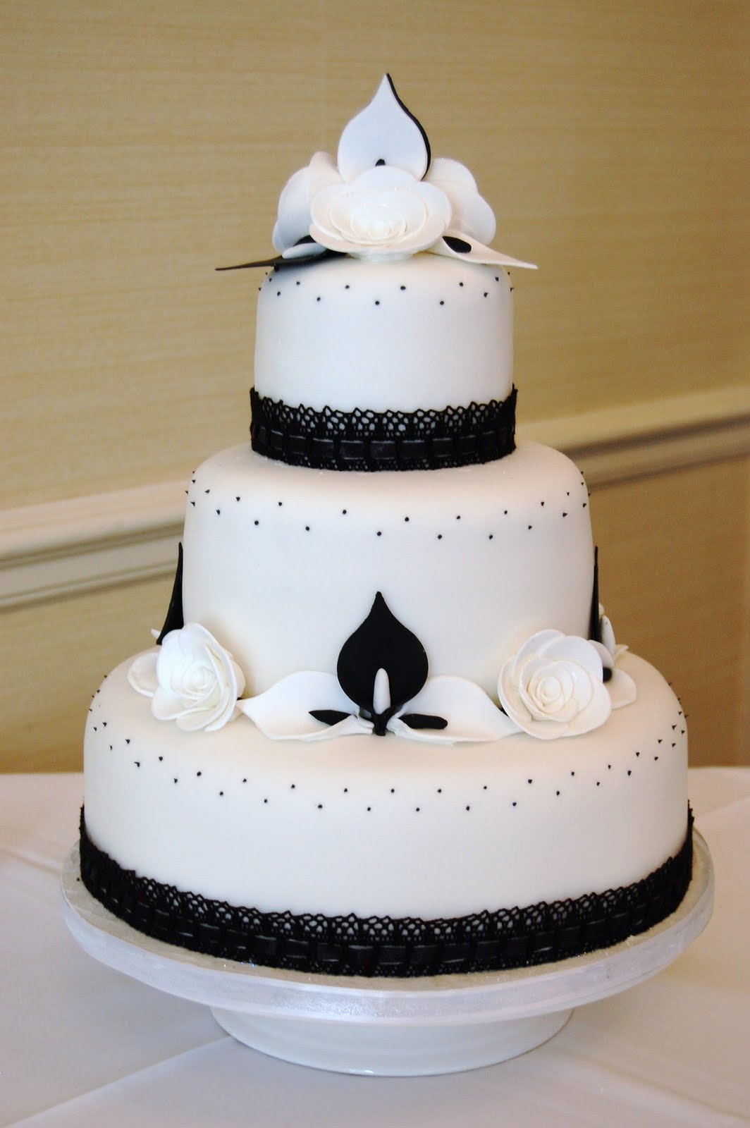 Black And White Wedding Cake
 MI AMOR CAKES LIMITED Black and White Wedding Cakes