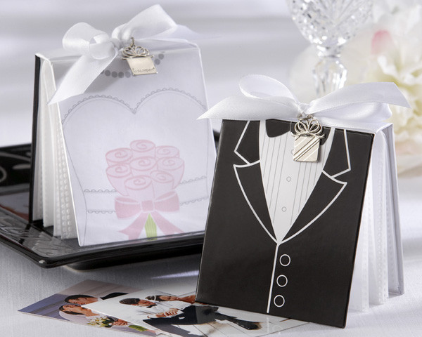 Black And White Wedding Favors
 Choosing Special Black and White Wedding Favors