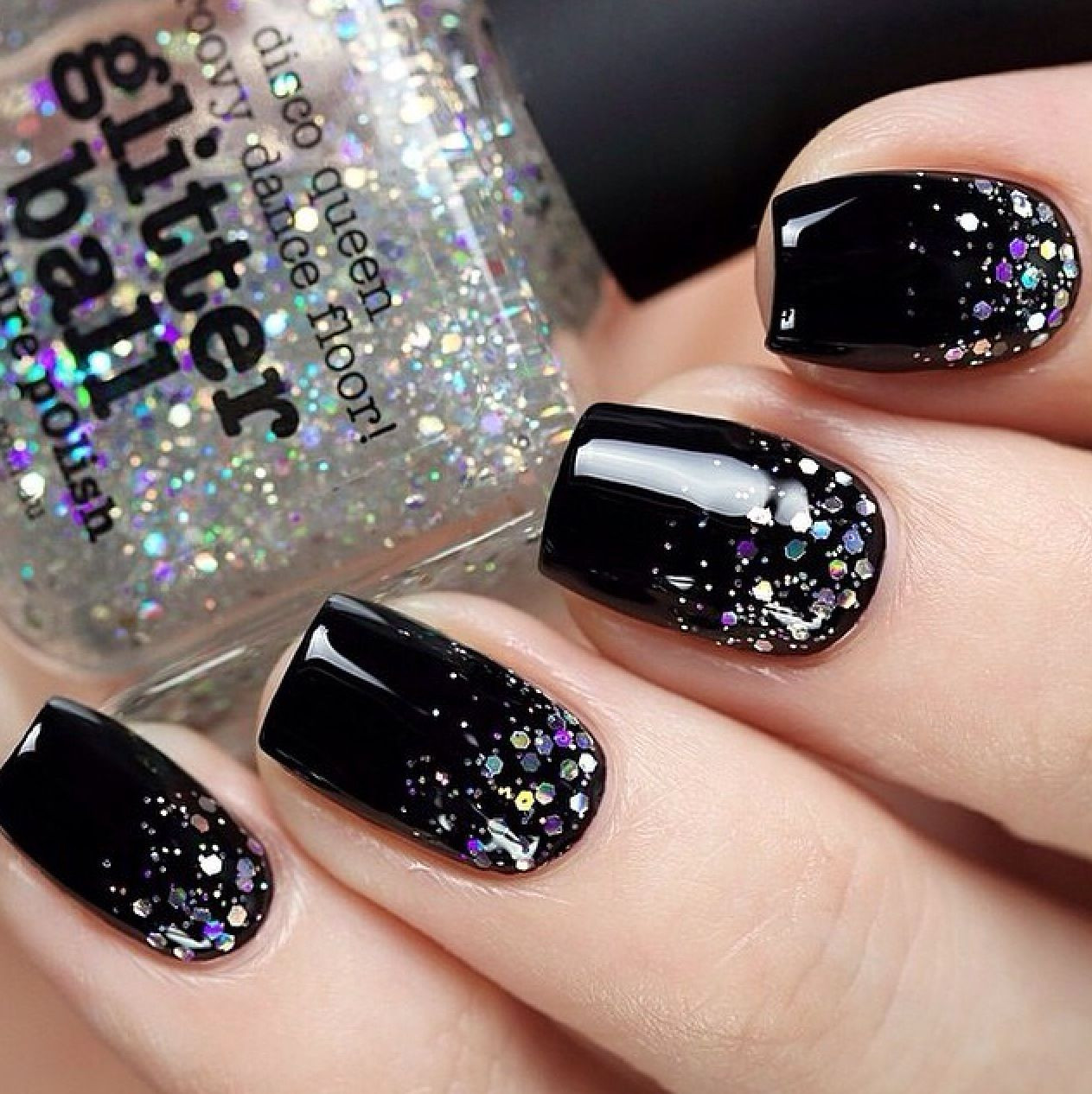 Black Nails With Silver Glitter
 Cute black with glitter