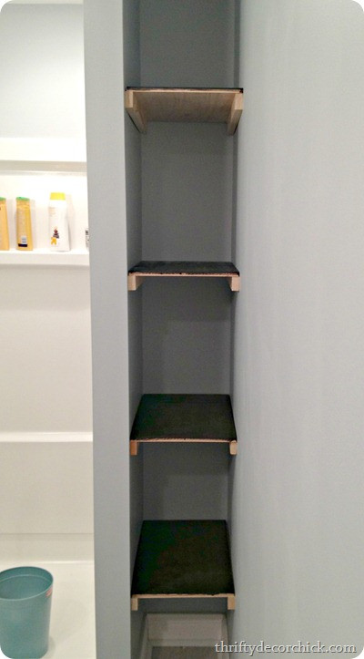 Bracketless Shelves DIY
 DIY floating shelves bathroom progress from Thrifty