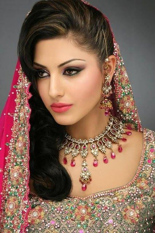 Bridal Hairstyle Indian Wedding
 Hairstyles For Indian Wedding – 20 Showy Bridal Hairstyles