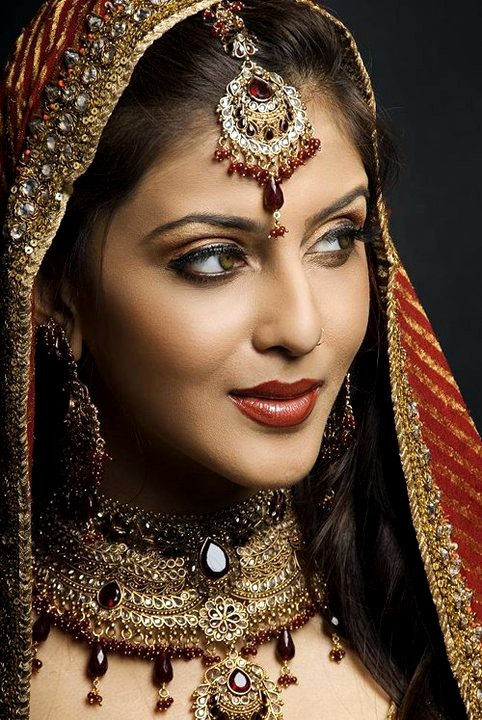 Brides Make Up
 Pakistani Bridal Face s