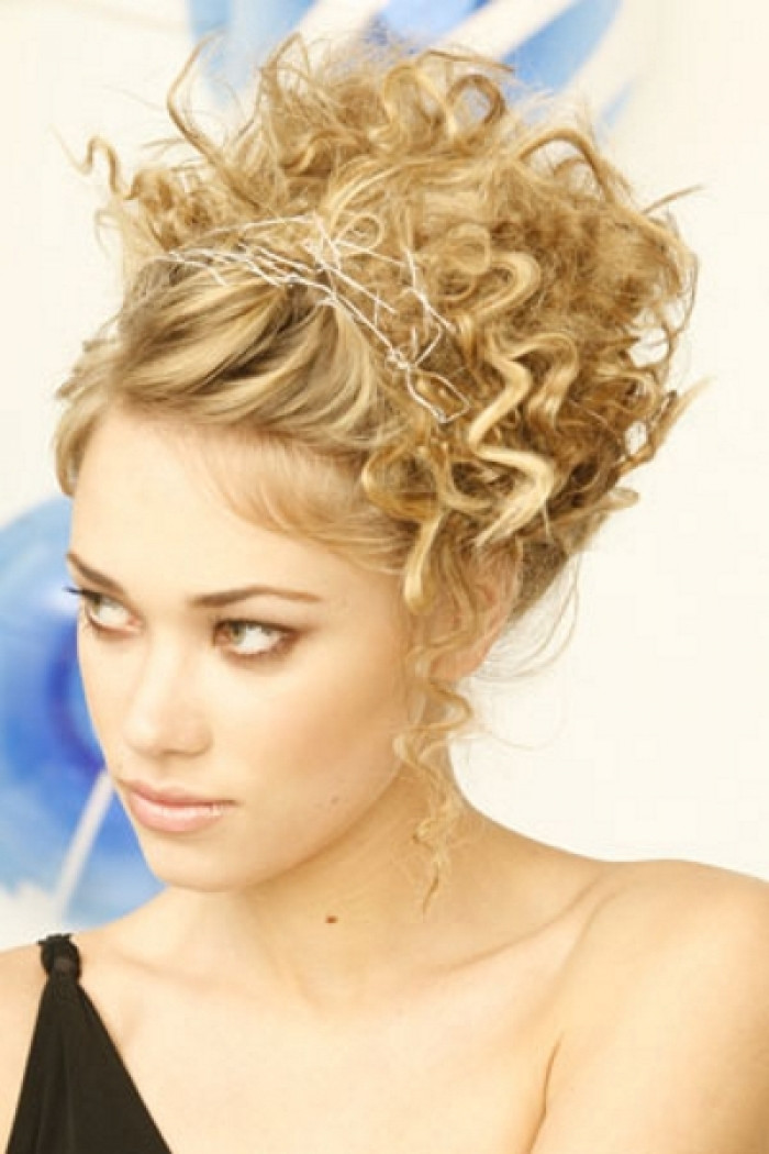 Bun Hairstyles For Curly Hair
 Madame Macabre Looks Inspiradores recogidos para pelo