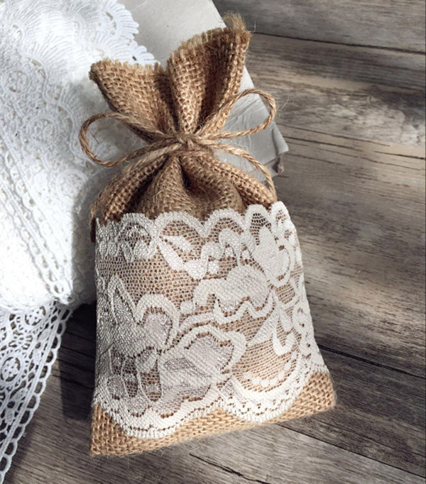 Burlap Wedding Favors
 Top 20 Country Rustic Lace And Burlap Wedding Ideas