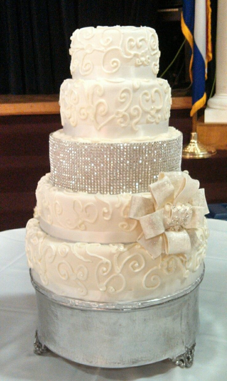 Buttercream Wedding Cakes Pinterest
 Wedding cake buttercream Bling