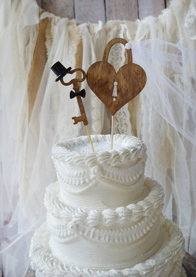 Cake Toppers For Weddings Unique
 [Wedding Checklists] 25 Unique Wedding Cake Toppers that