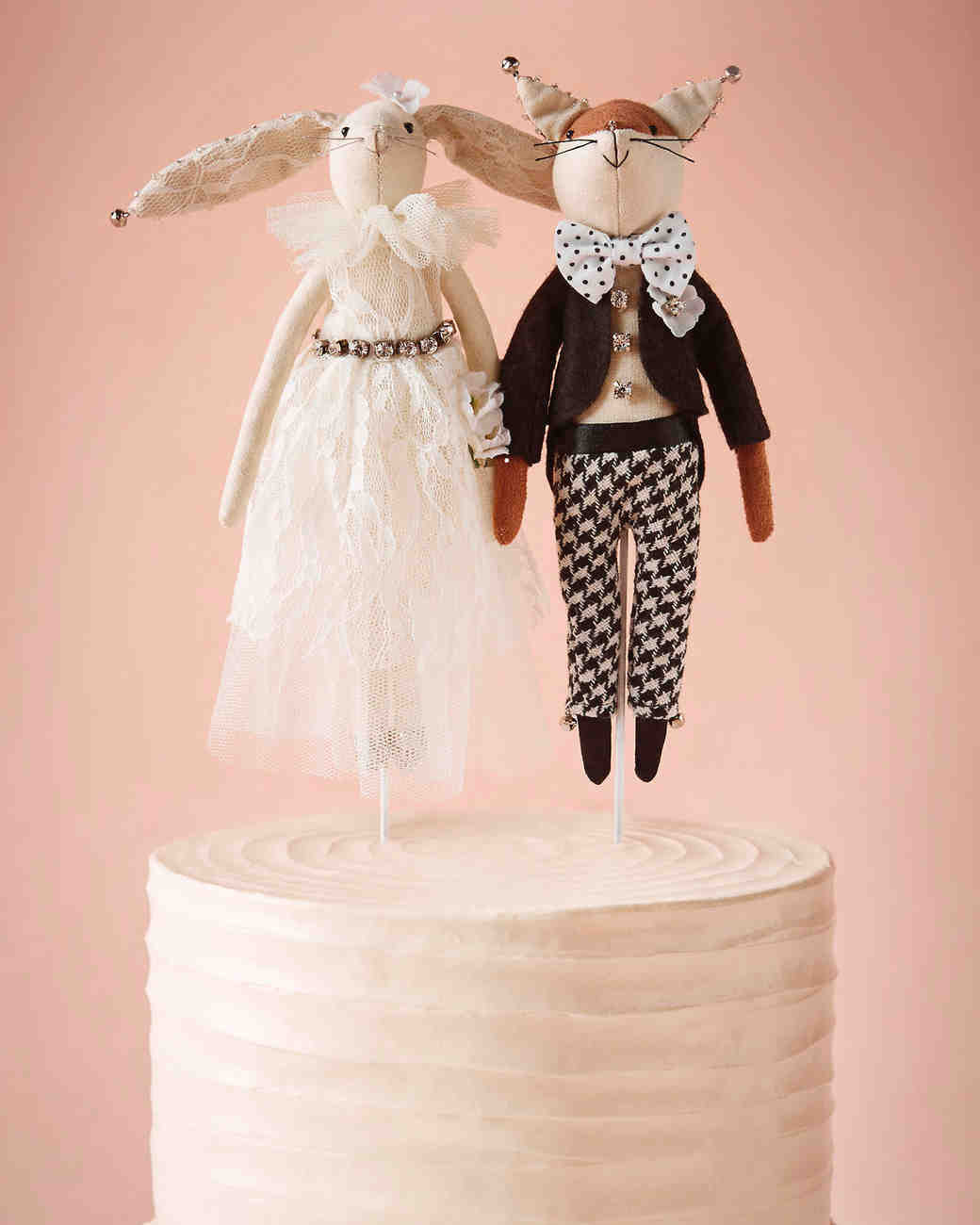 Cake Toppers For Weddings Unique
 25 Unique Wedding Cake Toppers