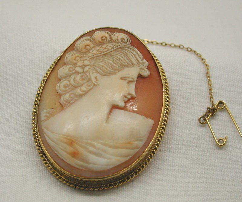 Cameo Brooches
 Vintage Beautiful 9ct Gold Mounted Carved Cameo