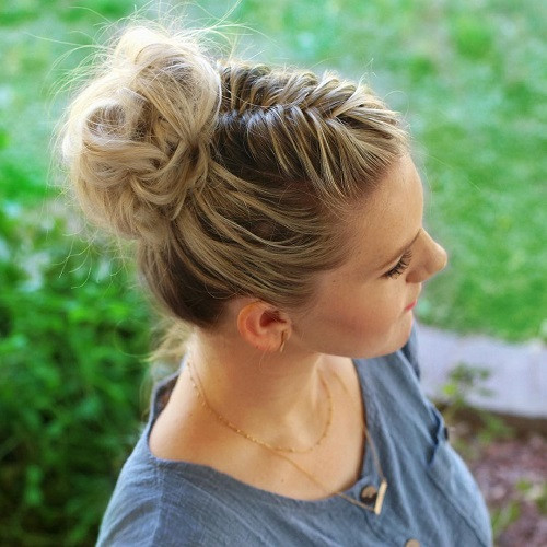 Casual Updo Hairstyle
 30 Easy and Stylish Casual Updos for Long Hair