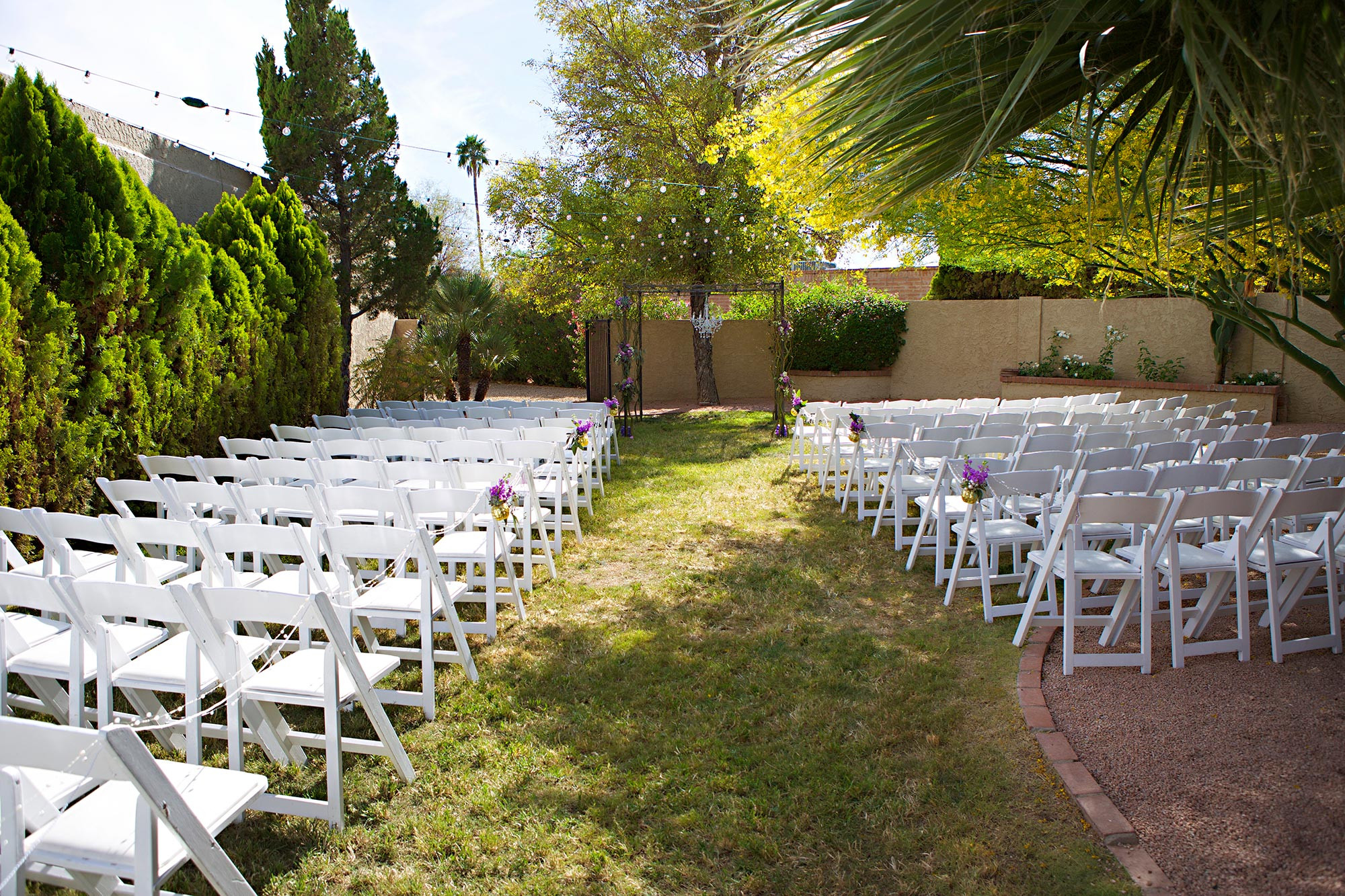 Cheap Wedding Ceremony Decorations
 Top 25 Cheap Wedding Venue Ideas for Ceremony on a Bud