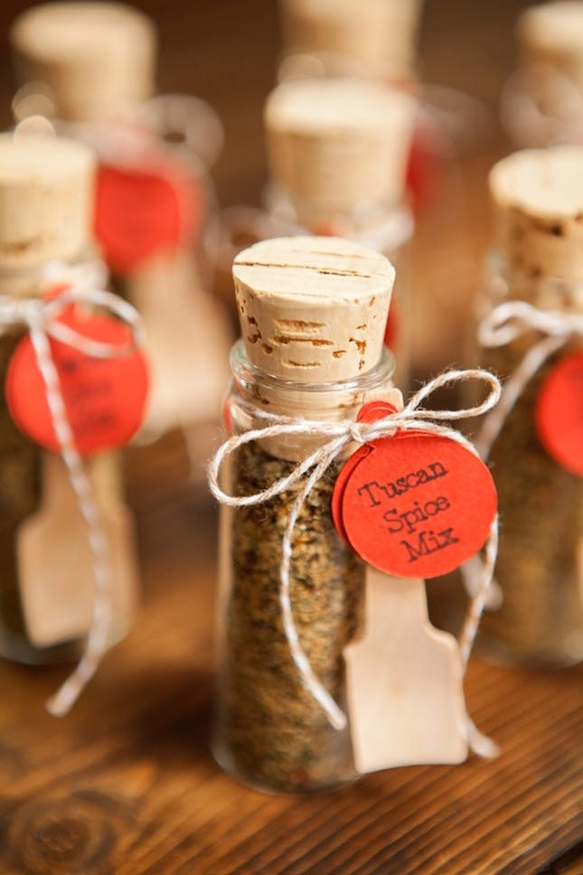 Cheap Wedding Party Favors
 12 Bud Wedding Favor Ideas That Cost Under $2