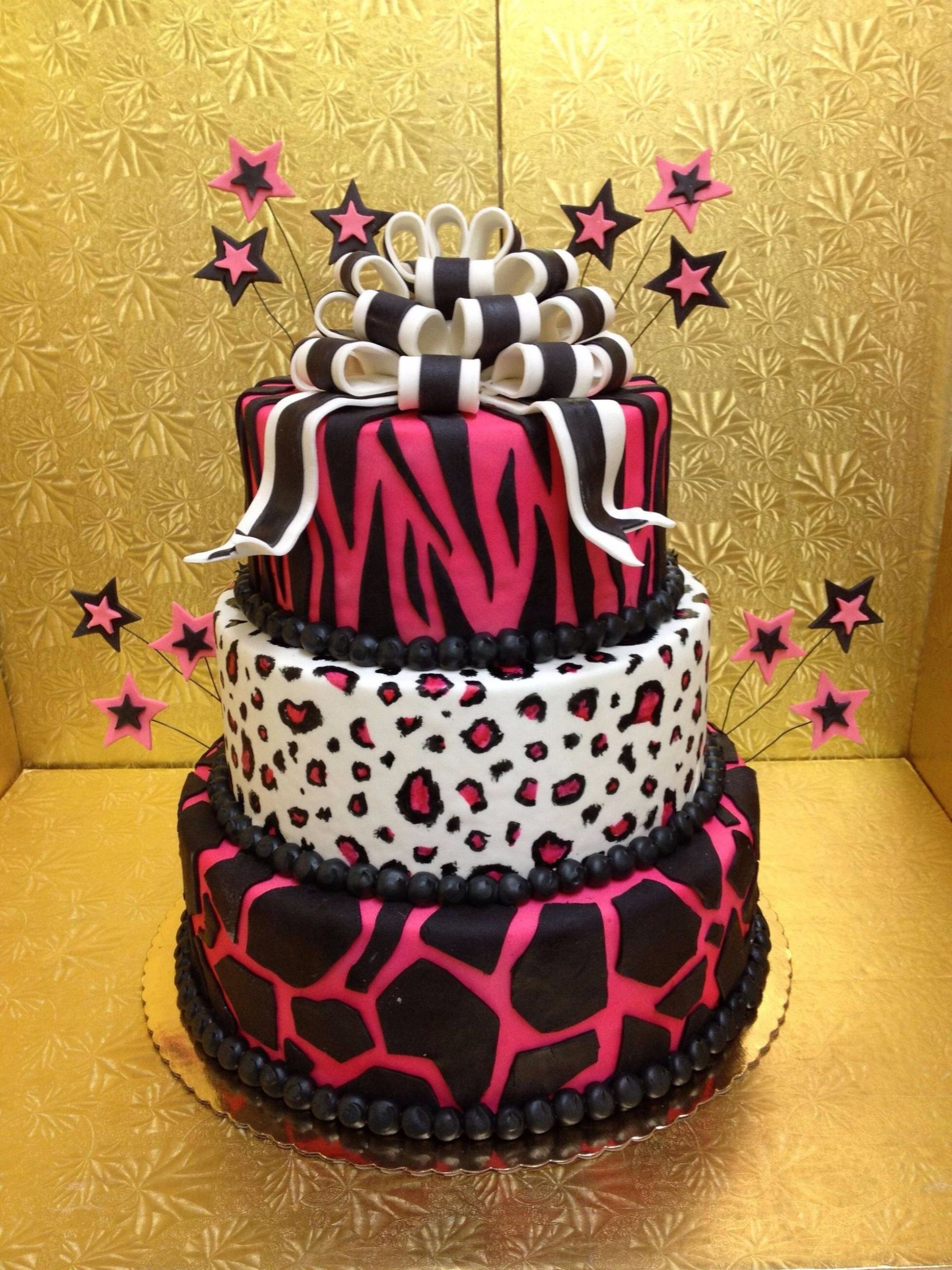 Cheetah Print Birthday Cake
 A teenage girl would love this cake for her 16th birthday