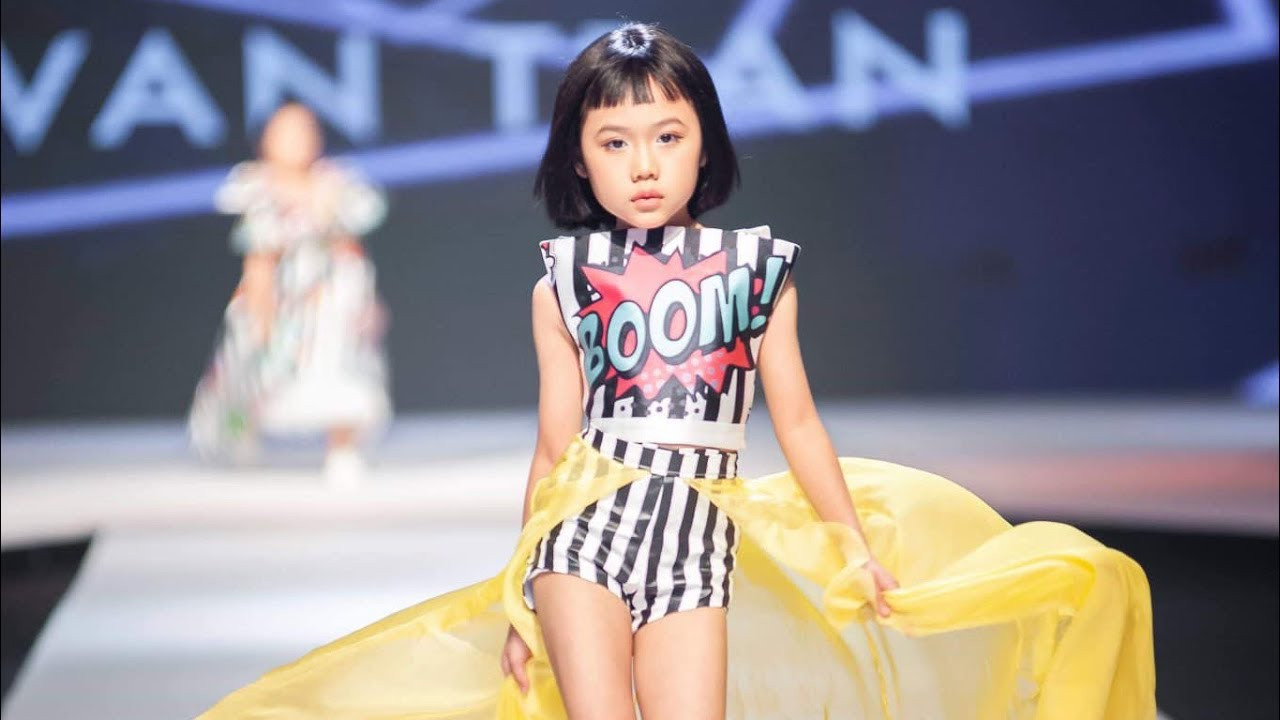Child Bikini Fashion Show
 korean bikini kids model