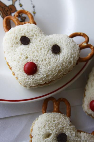 Children Christmas Party Food
 14 Cute Reindeer Craft and Food Ideas Kids will Love