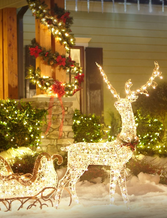 Christmas Outdoor Decorations Ideas
 26 Super Cool Outdoor Décor Ideas With Christmas Lights