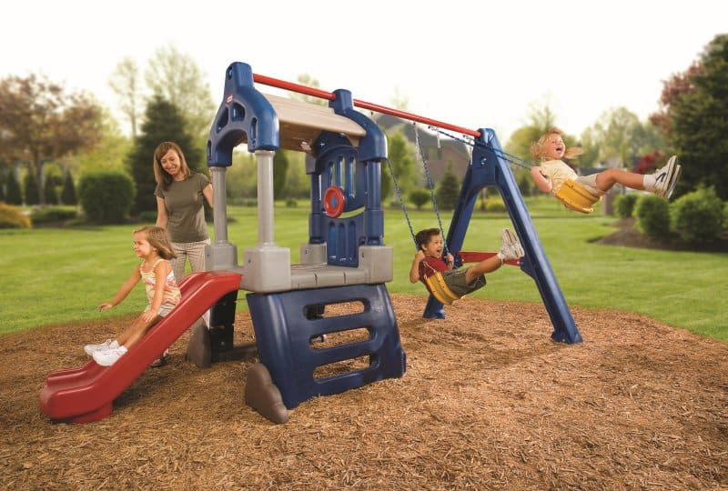 Cool Backyard Toys
 Small Swing Sets = Fun in your Backyard