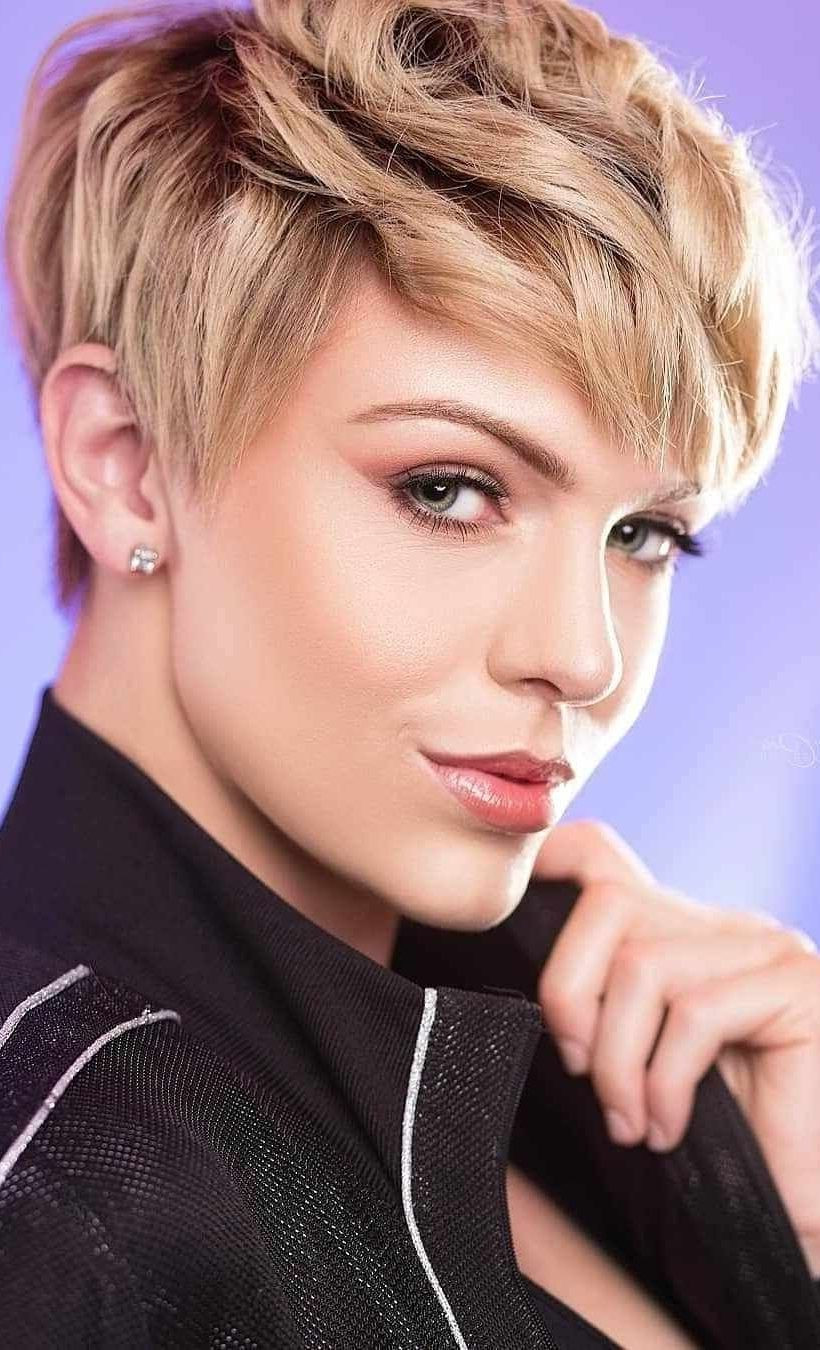 Cool Short Hairstyle
 23 Cool Short Haircuts for Women for Killer Looks Short