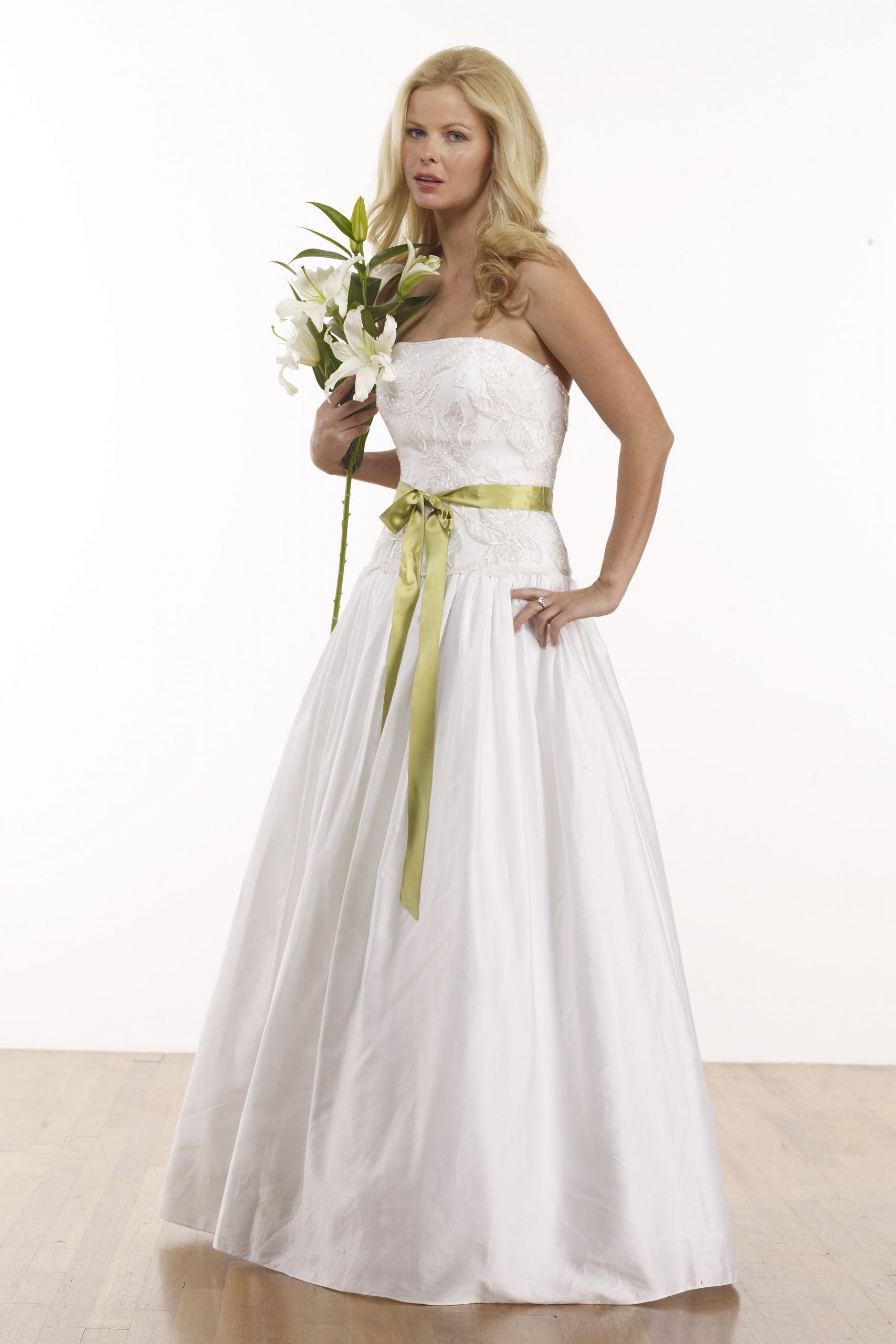 Country Chic Wedding Dresses
 7 Gorgeous Dresses for Your Eco Conscious Wedding
