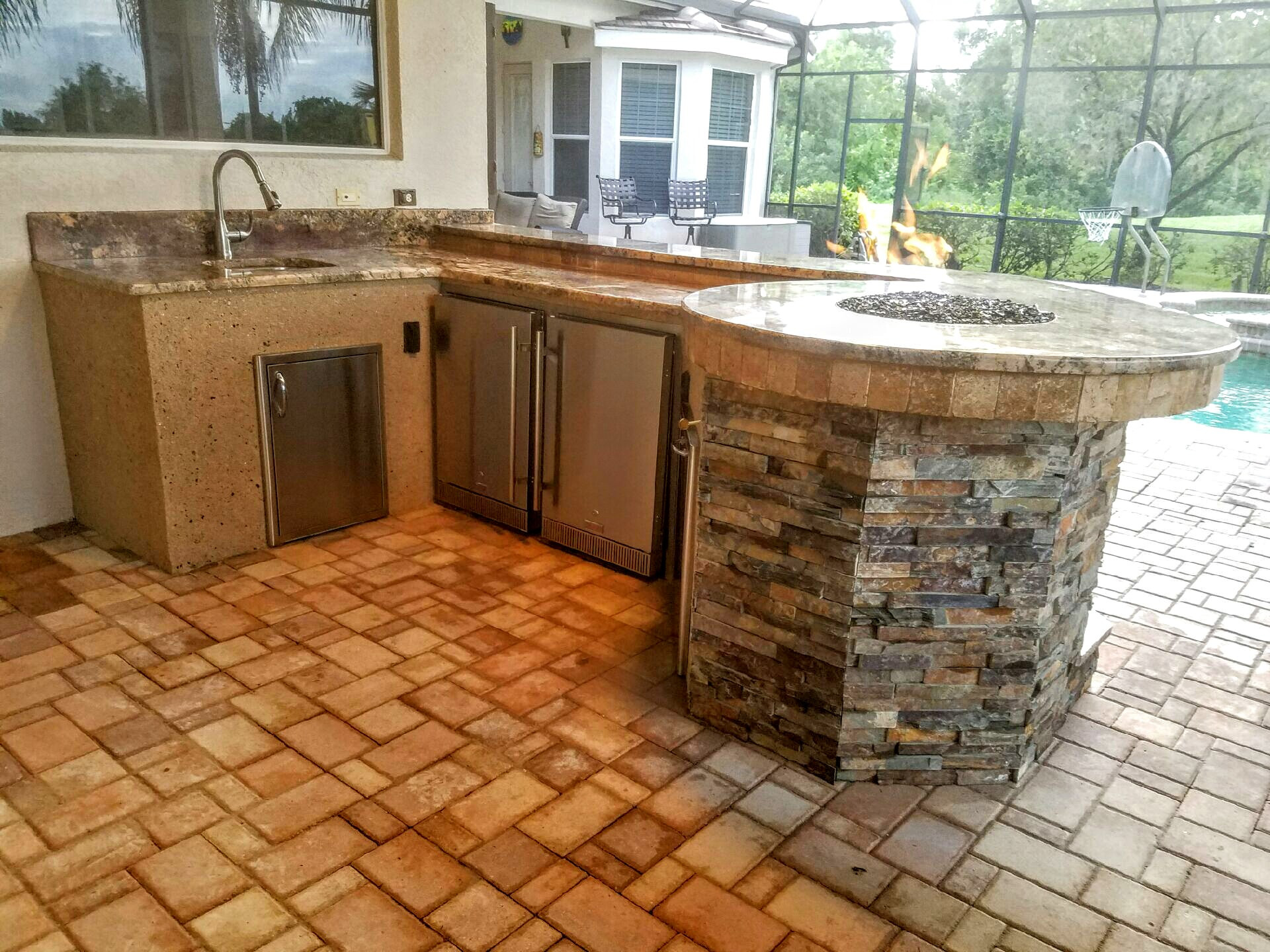 Creative Outdoor Kitchens
 Dramatic before and after of outdoor poolside kitchen