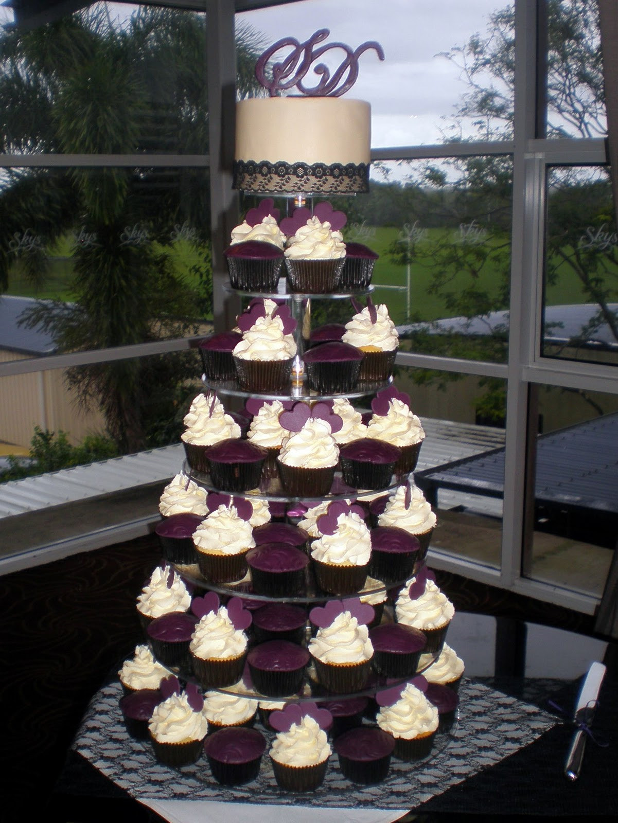 Cup Cake Wedding Cakes
 Sugar Siren Cakes Mackay March 2011