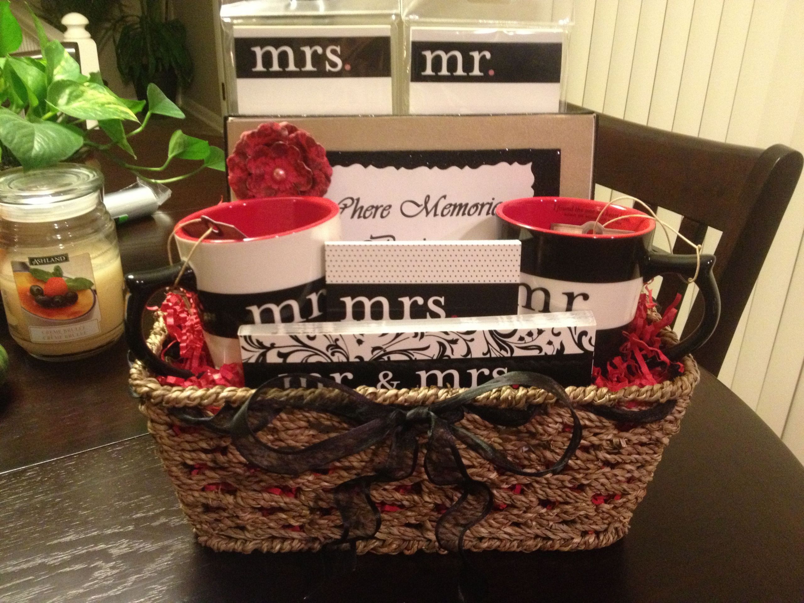 Cute Bridal Shower Gift Basket Ideas
 Bridal Shower Gift Basket Ideas Make Gift Ftempo