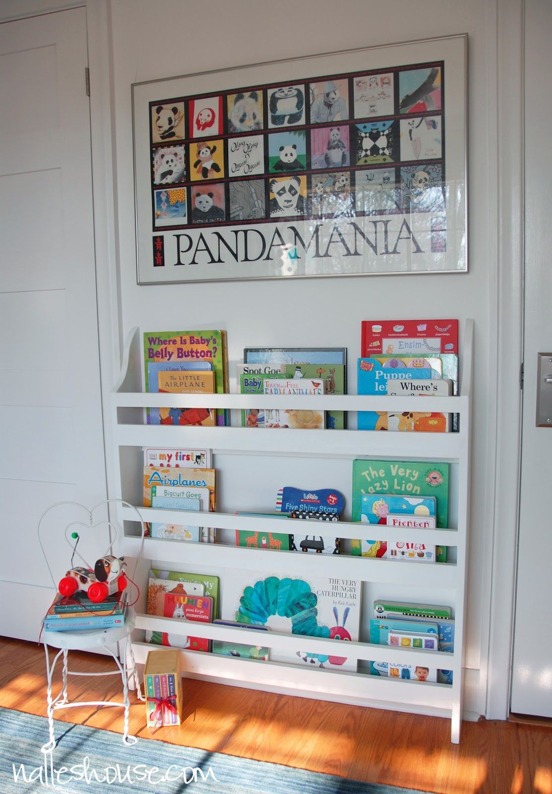 DIY Baby Bookshelf
 Nalle s House DIY nursery bookshelf