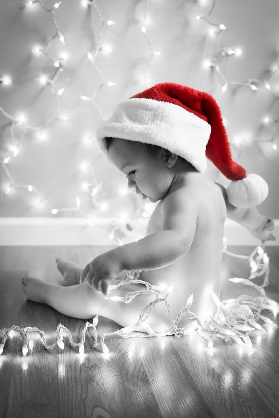 Diy Baby Christmas Photos
 Baby’s First Christmas Ideas