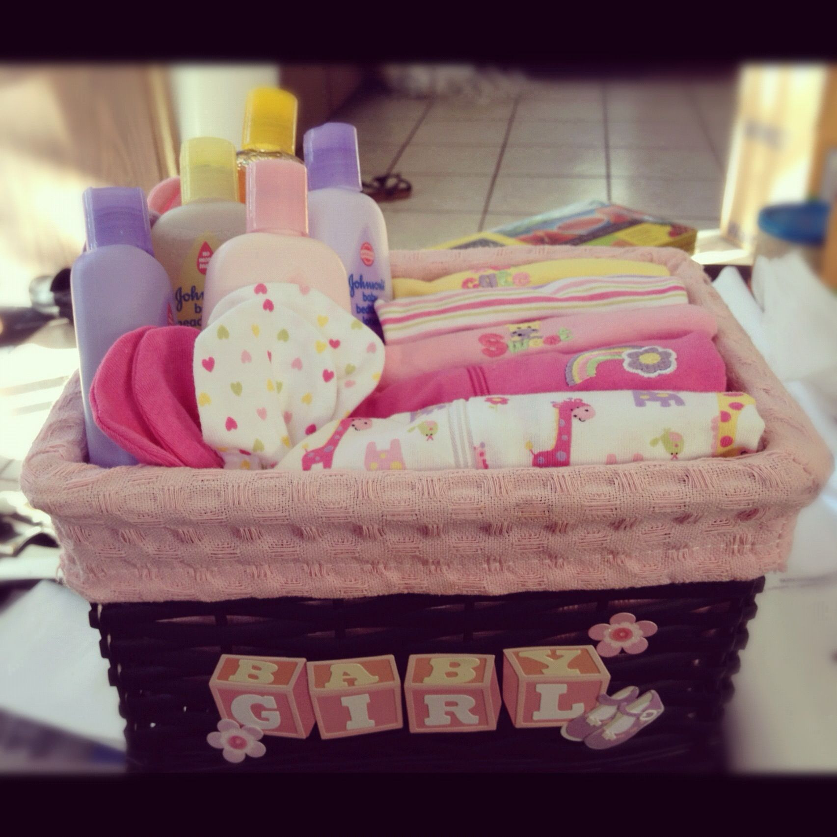 DIY Baby Gifts For Girl
 Baby shower DIY t basket