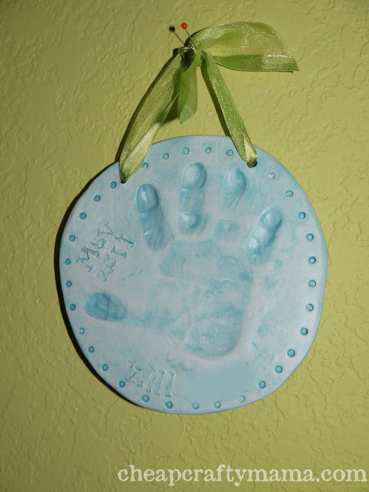 DIY Baby Handprint
 DIY Clay Handprint Plaque
