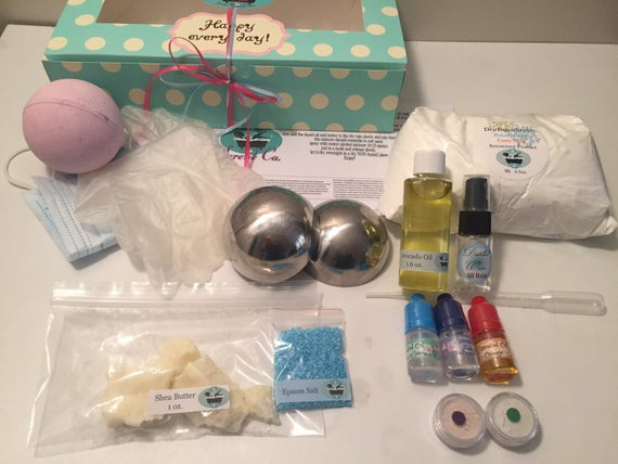 DIY Bath Bomb Kit
 Serene ca Bath Bomb DIY kit includes everything make your