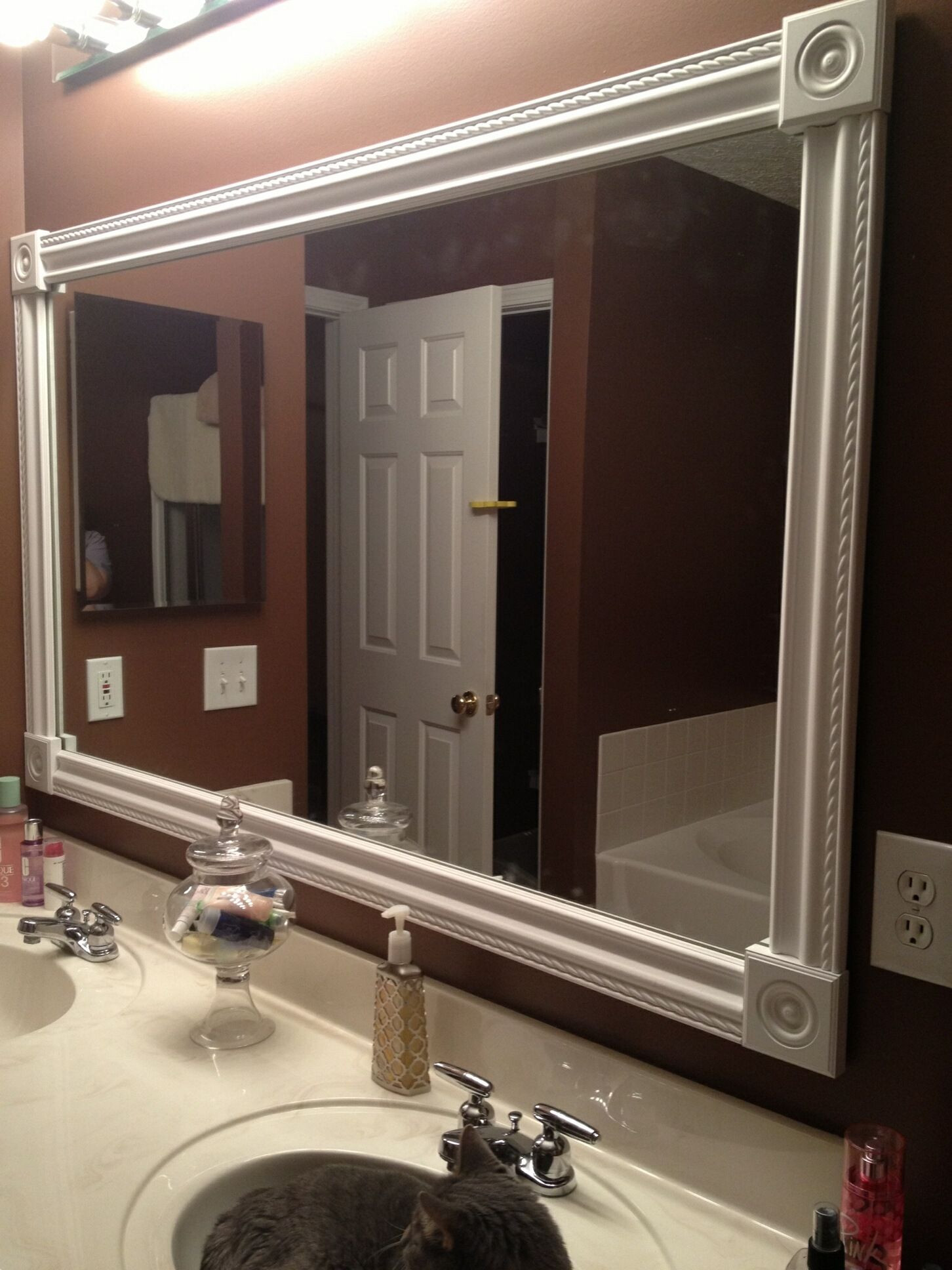 Diy Bathroom Mirror Frame
 Tips to Choose a Bathroom Mirror