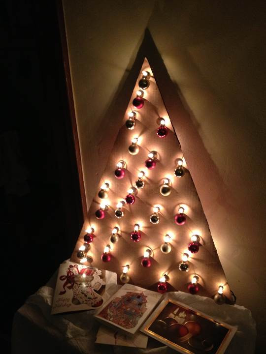 DIY Cardboard Christmas Tree
 Ten DIY Christmas Trees that Reuse Recycle Upcycle and