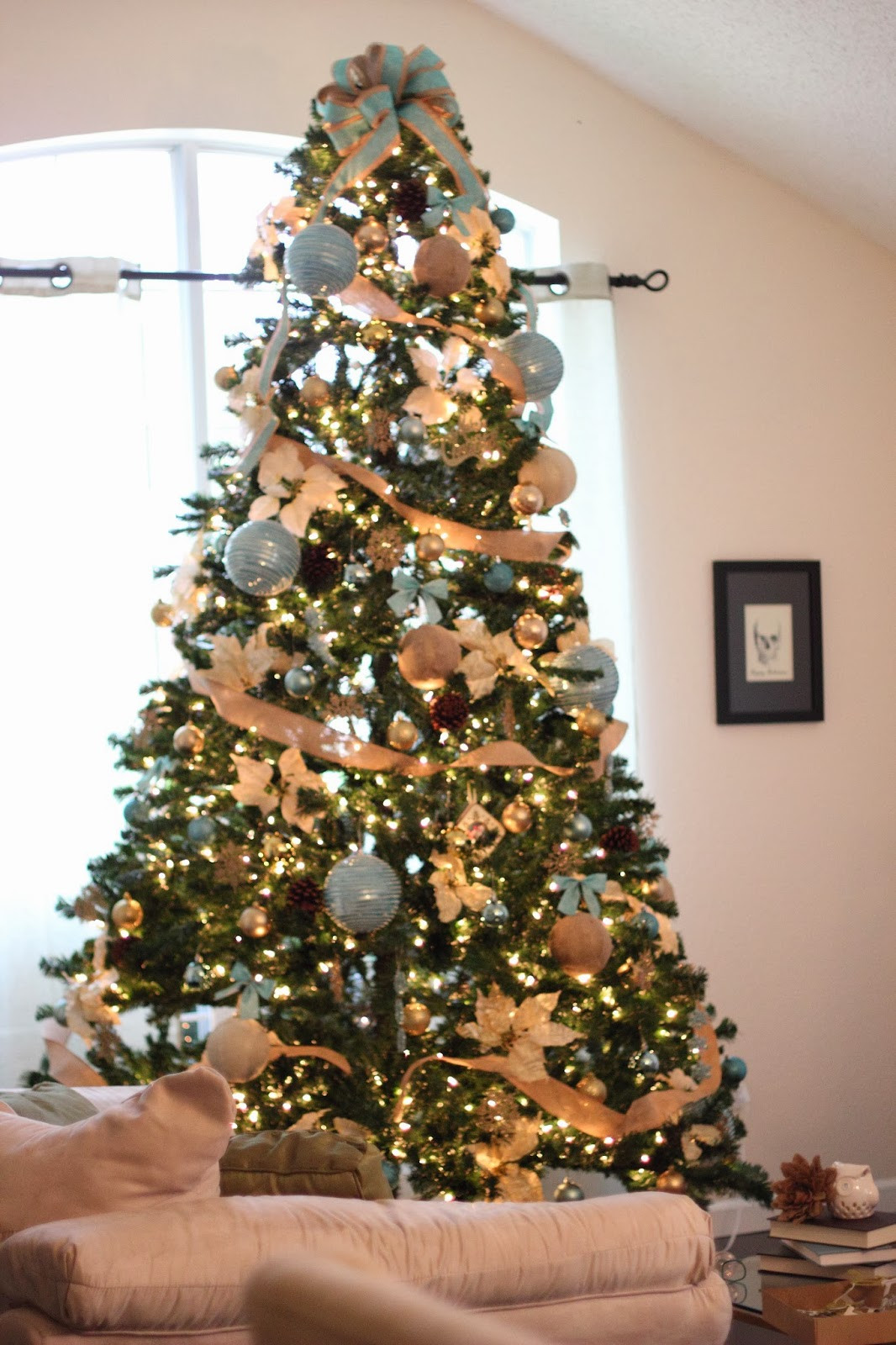 DIY Christmas Tree Bow
 Wright By Me DIY Christmas tree bows