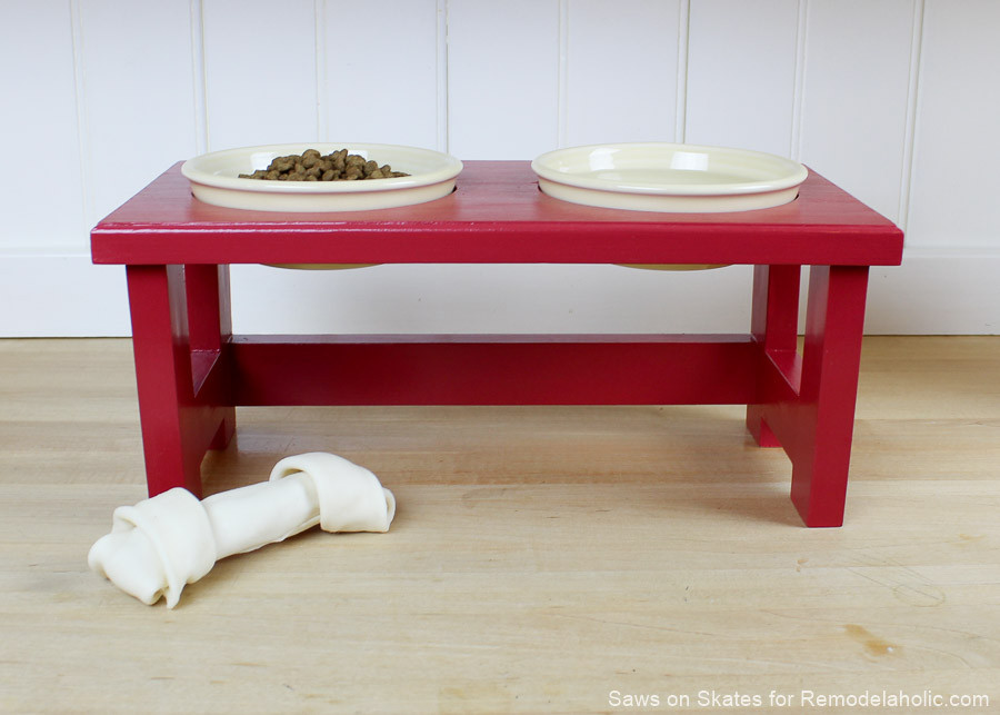 DIY Dog Food Stand
 Remodelaholic