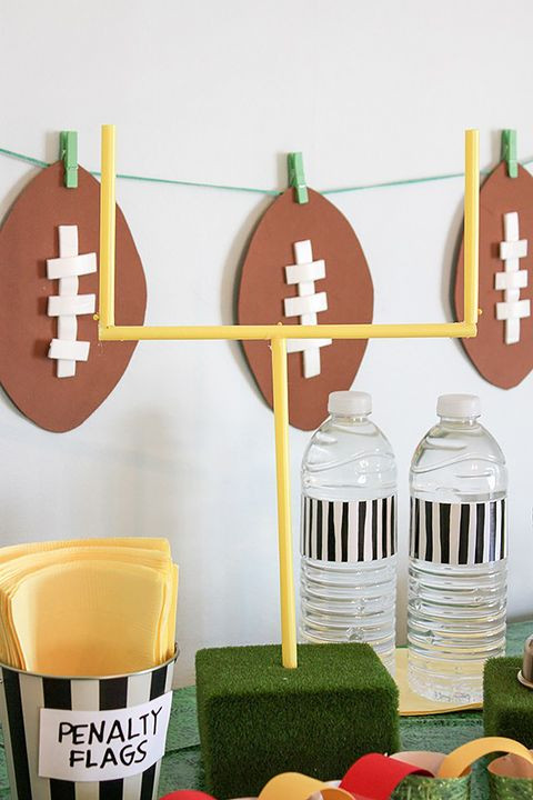 DIY Football Party Decorations
 12 DIY Football Decorations for a Super Bowl Party