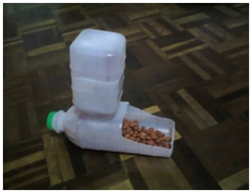 DIY Homemade Dog Feeders
 DIY Plastic Bottle Pet Feeder