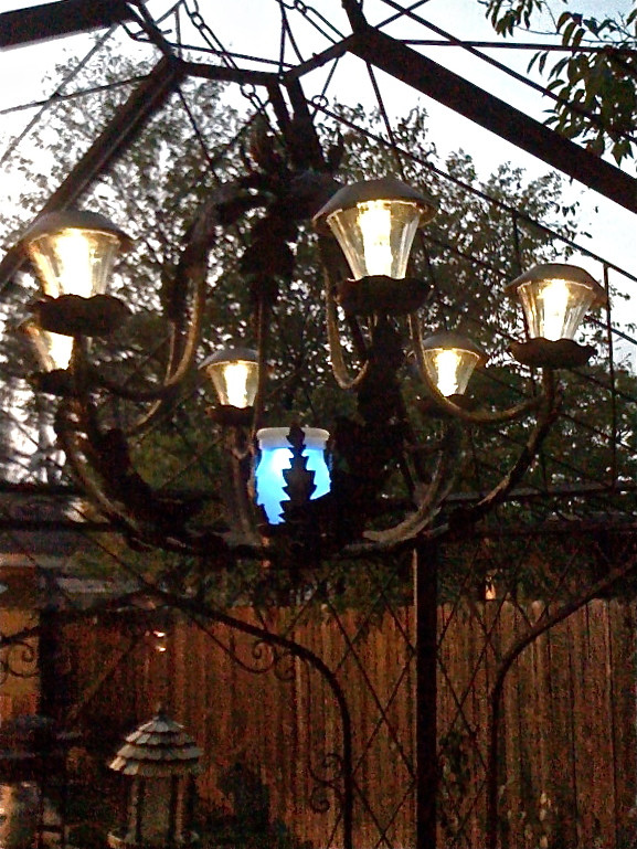 DIY Outdoor Chandelier With Solar Lights
 DIY Solar Light Chandelier