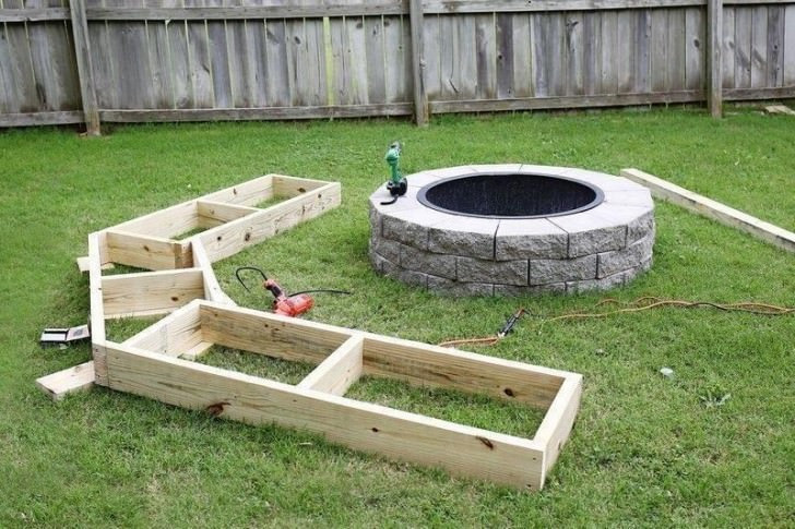 DIY Outdoor Fire Pits
 Diy Circle Bench Around Your Fire Pit