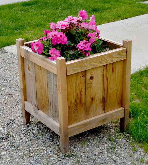 DIY Outdoor Planter Box
 DIY Easy & Inexpensive Planter Boxes