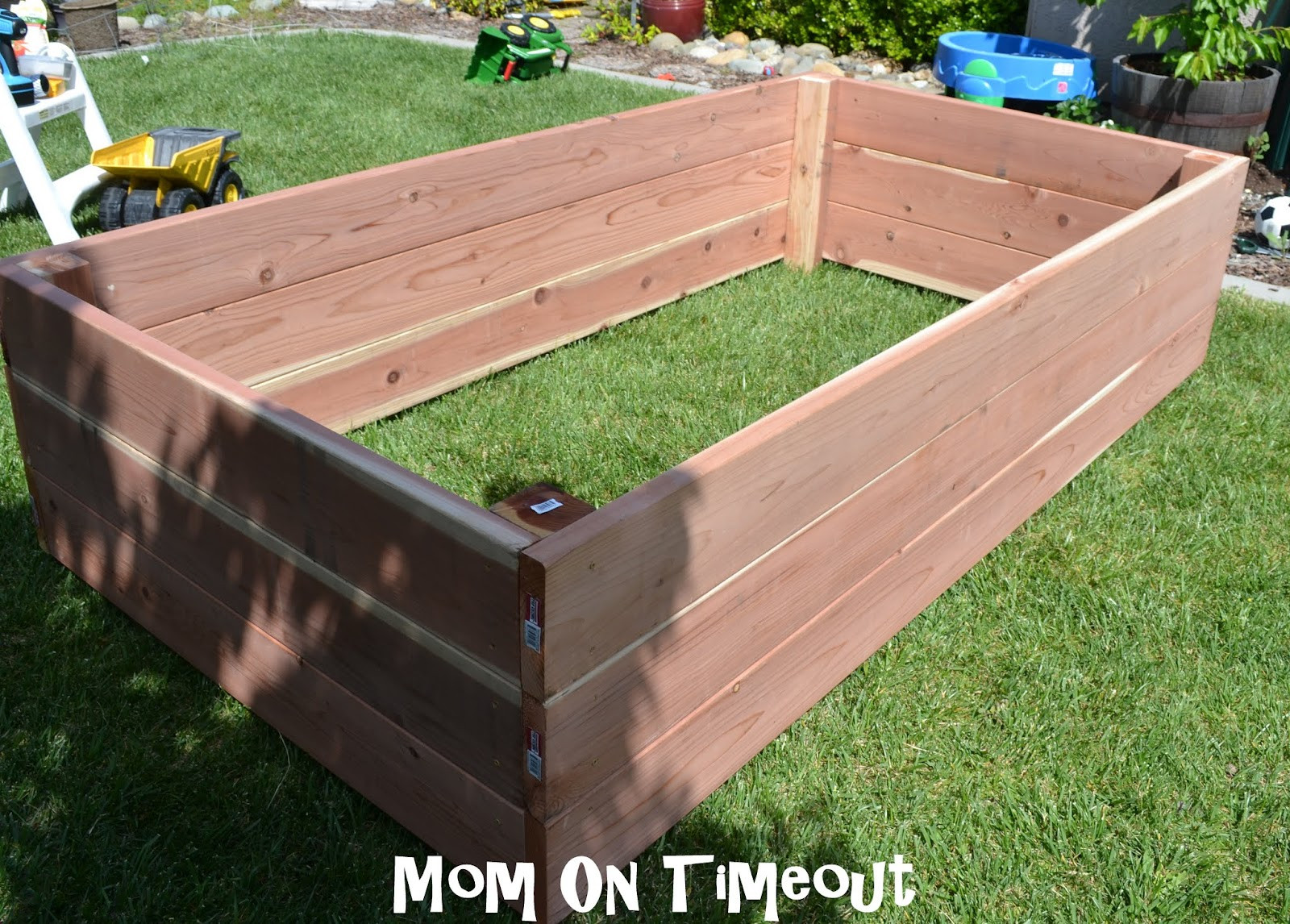DIY Outdoor Planter Box
 DIY Garden Planter Box Tutorial