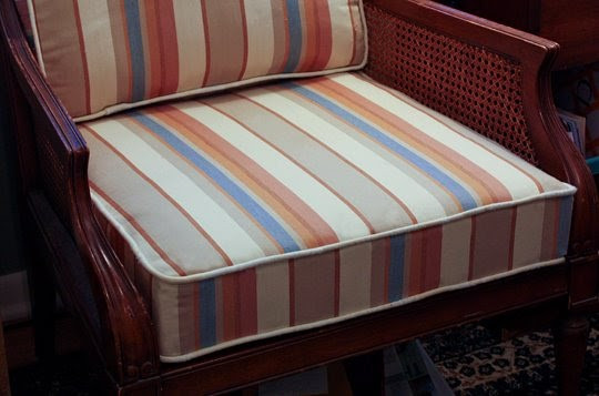 DIY Outdoor Seat Cushions
 flipt studio DIY Upholstery Replacing Foam in a Lounge